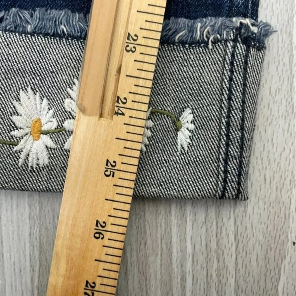 Ted Baker Pralina Daisy Floral Embroidered Raw Hem Ankle Jean Dark Wash 25